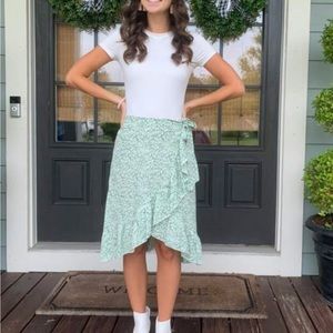 White & green floral ruffle trim knot wrap skirt